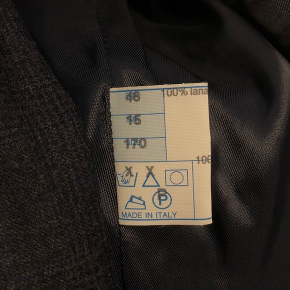 Nice new suit - Picture 5 of 5